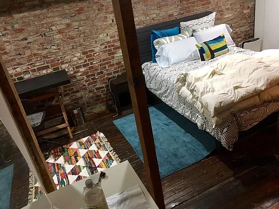 Bedroom (spiral staircase view)