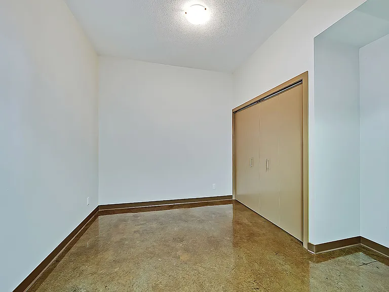 135 13th Ave SW #911 — Photo 14