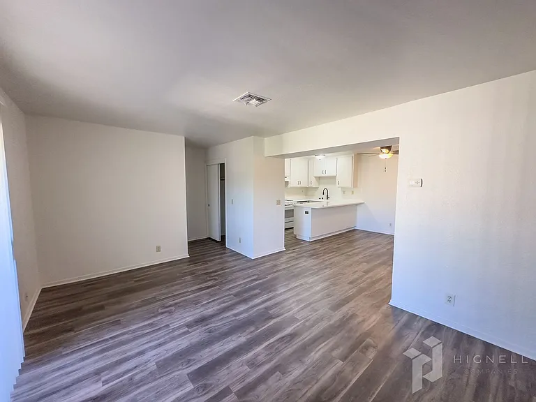 Tuscan Villa Apartments — Photo 26