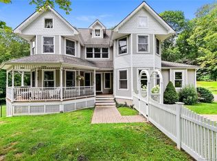 295 Ramstein Rd, New Hartford, CT 06057