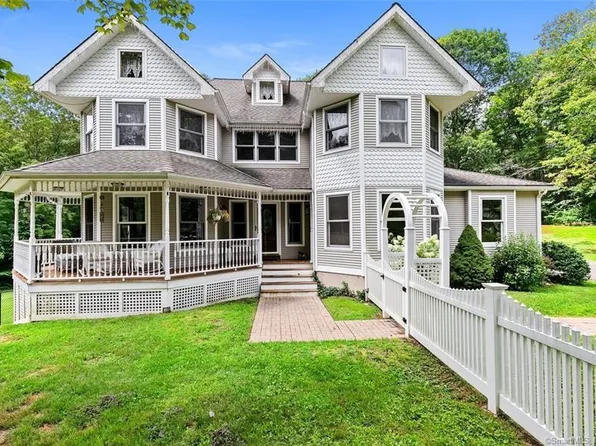 295 Ramstein Road, New Hartford, CT 06057