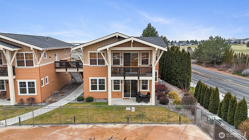 2nd image of 4395 Westshore Drive #102