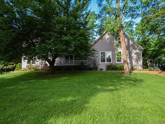 3rd image of 146 Hill Dr