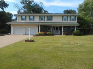 1241 Circle Dr, Neosho, MO 64850