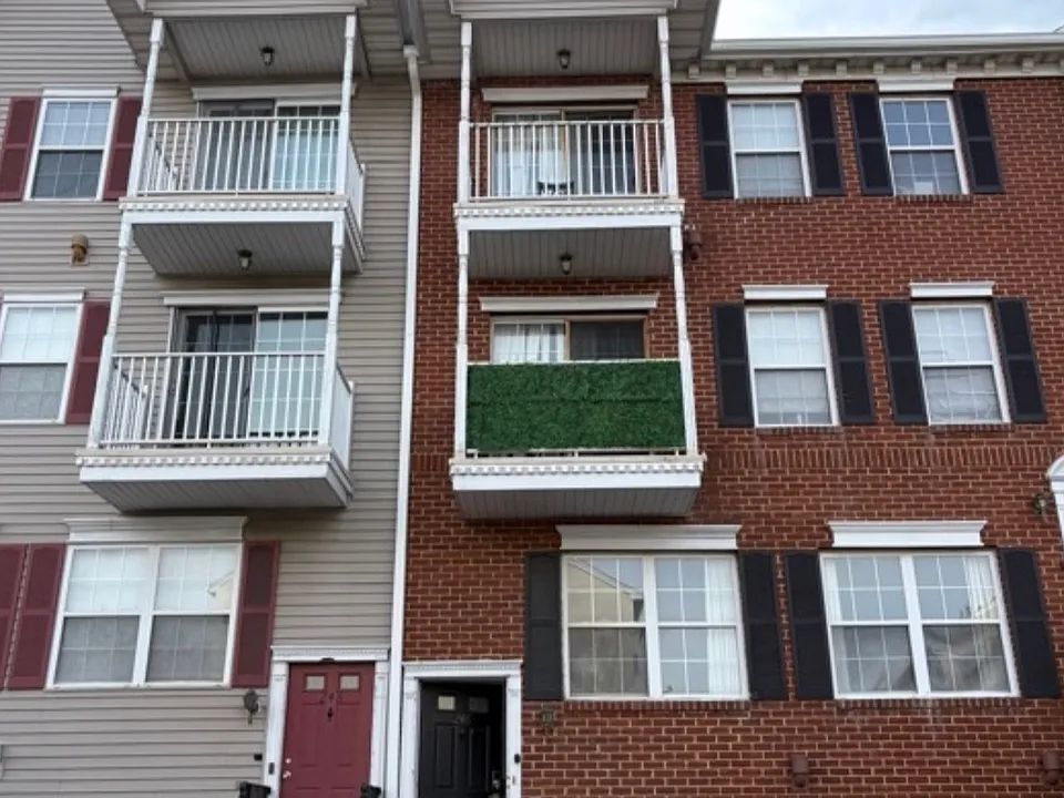 246 Matthews Dr #1