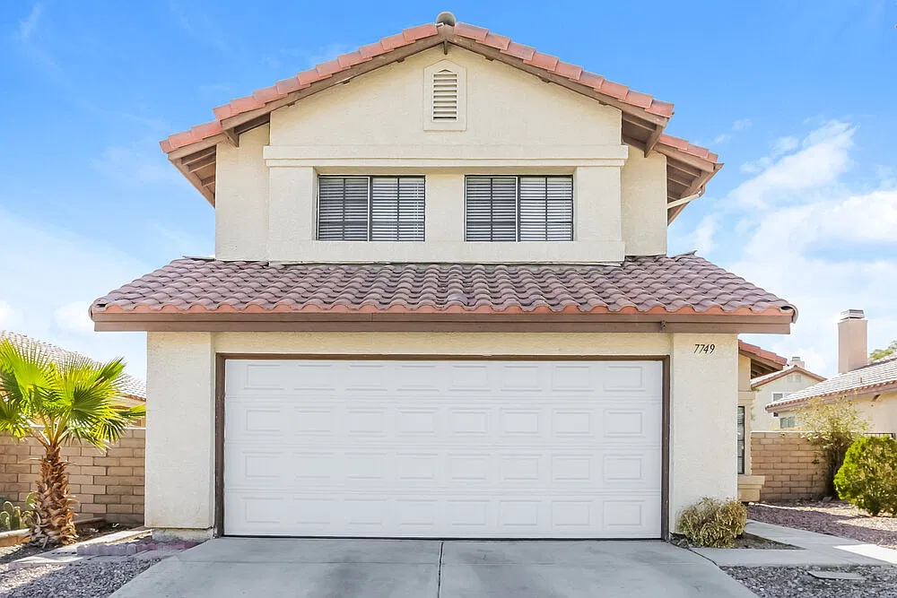 3 bed, 2.5 bath, 1558 sqft, $2,910 — Photo 1