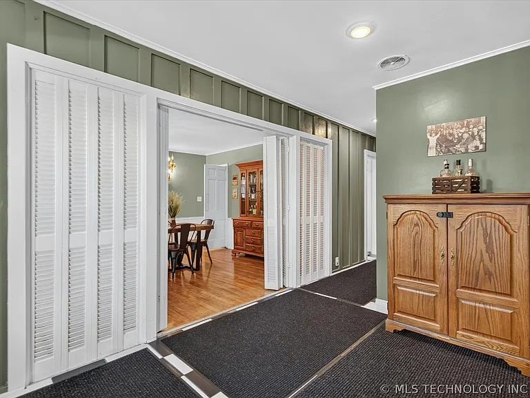 1525 Hillcrest Dr — Photo 13