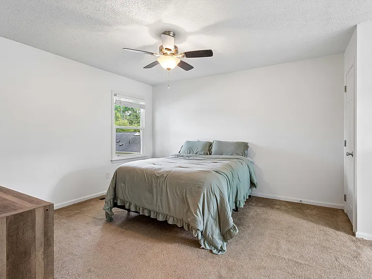 160 Fairmont Dr — Photo 36