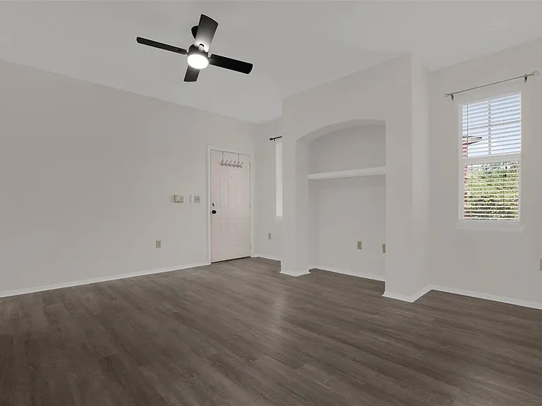 1325 Rotonda Point #225 — Photo 7