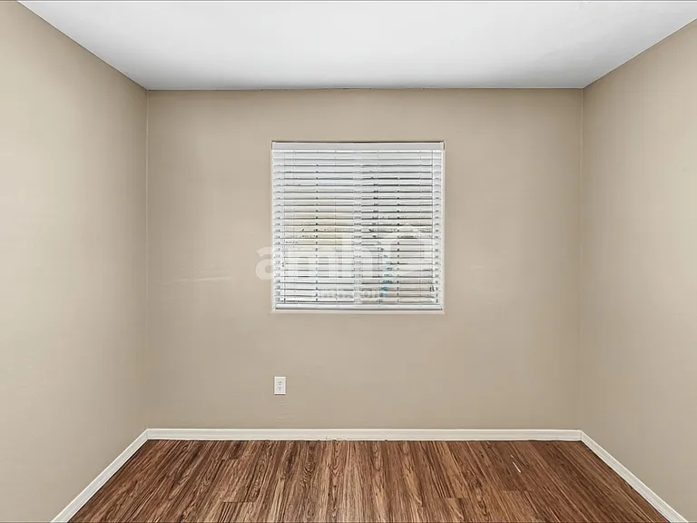 2324 S 238th Ln — Photo 15