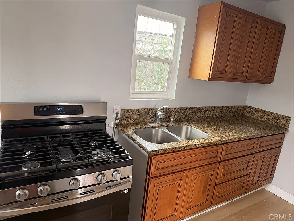 1 bed, 550 sqft, $1,600 — Photo 3