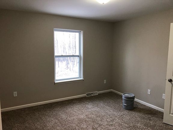 3rd image of 151364 Kingfisher Ln