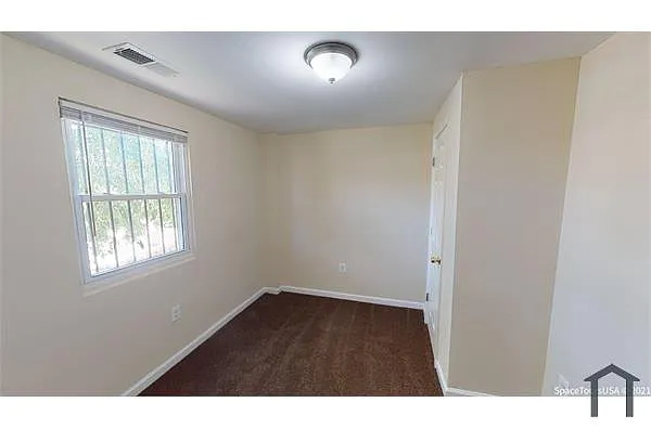 Building Photo - 3122 Buena Vista Ter SE #1