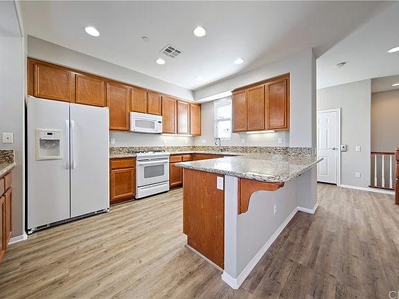 2nd image of 831 Coriander Dr #411