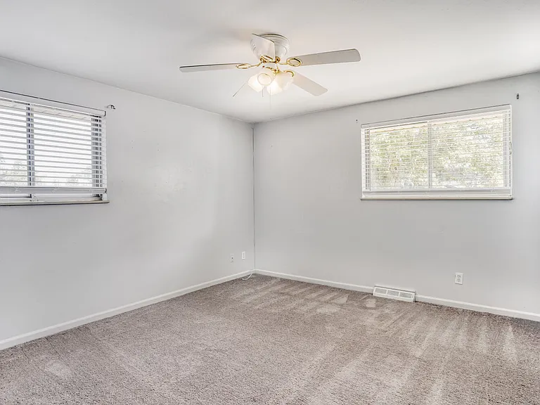 377 Depew St — Photo 9