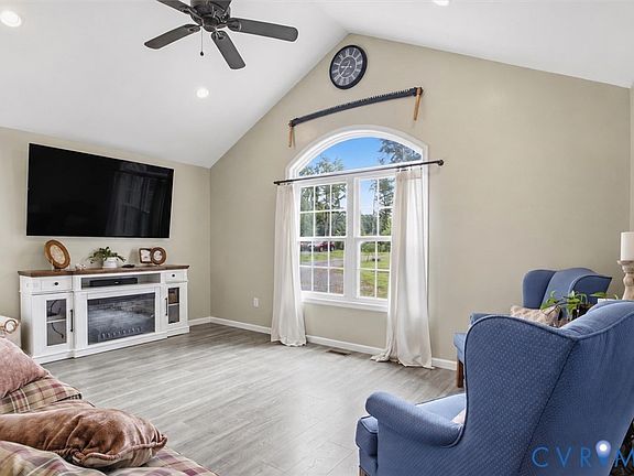 2nd image of 635 Spring Rd