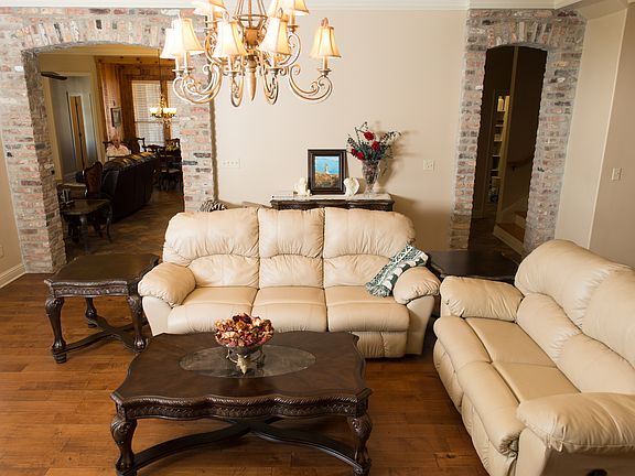 2nd image of 1047 Oak Harbor Dr