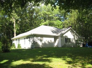 22 Fairway Dr, Longmeadow, MA 01106