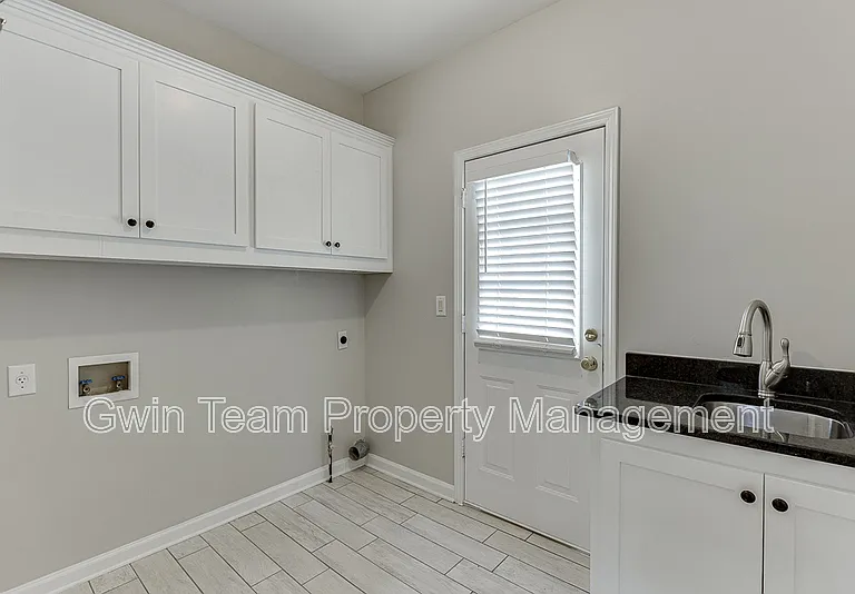 9345 Riverclub Pkwy — Photo 20