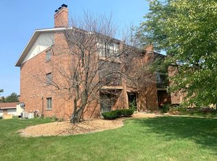 9950 Treetop Dr, Orland Park, IL 60462