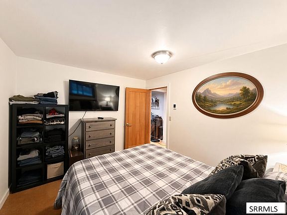 20th image of 706 College St