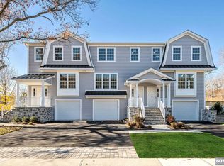 20 Zazzetti St #1, Waldwick, NJ