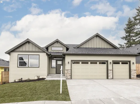 1365 NE Christine St, Estacada, OR 97023