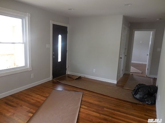 4th image of 7 Silverpine Dr