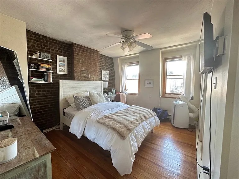5 Battery St #5 — Photo 6