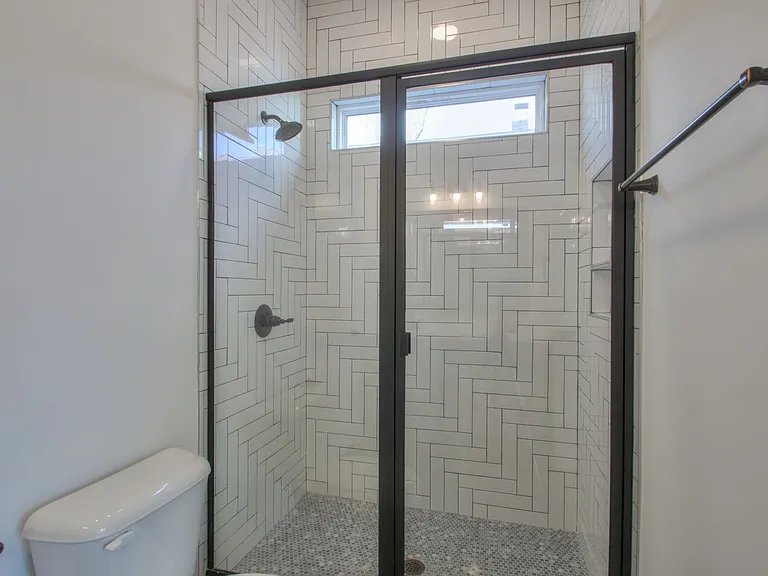 2810 Gear St — Photo 15