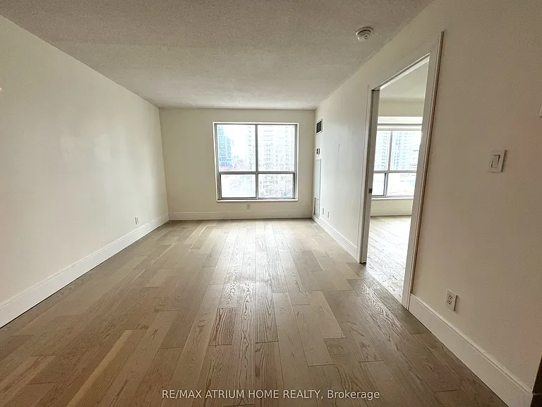 410 Queens Quay W #905 — Photo 26