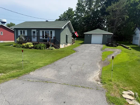 6679 Lawrence St, South Glengarry, ON K6H 5R5