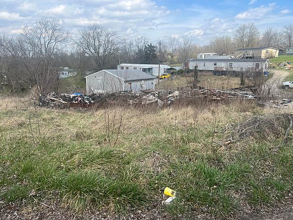 5th image of 124 Frances Dr