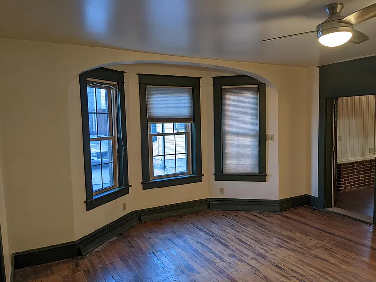 201 W King St #1 — Photo 1