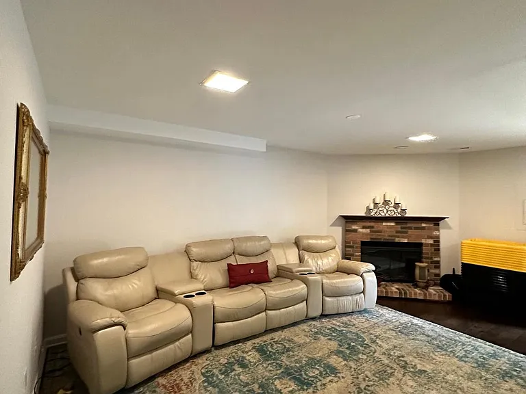 10603 Brice Ct — Photo 36