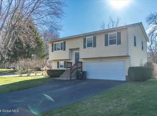 32 Holly Blvd, Scotia, NY 12302