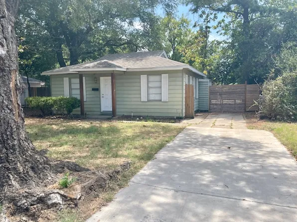 5513 James Dr, River Oaks, TX 76114