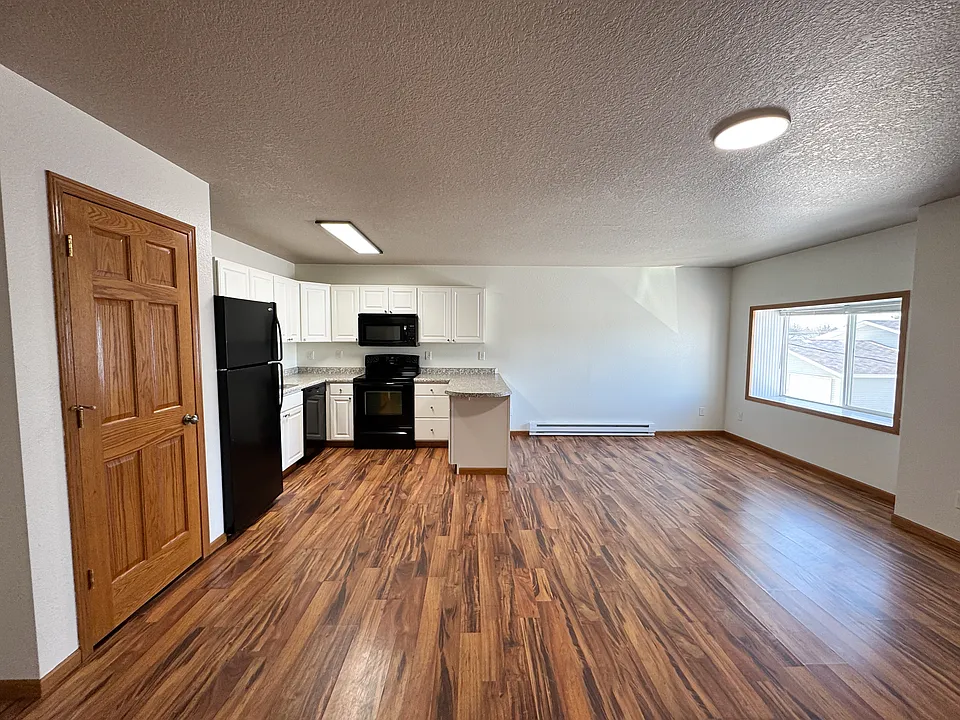 117 W Main St