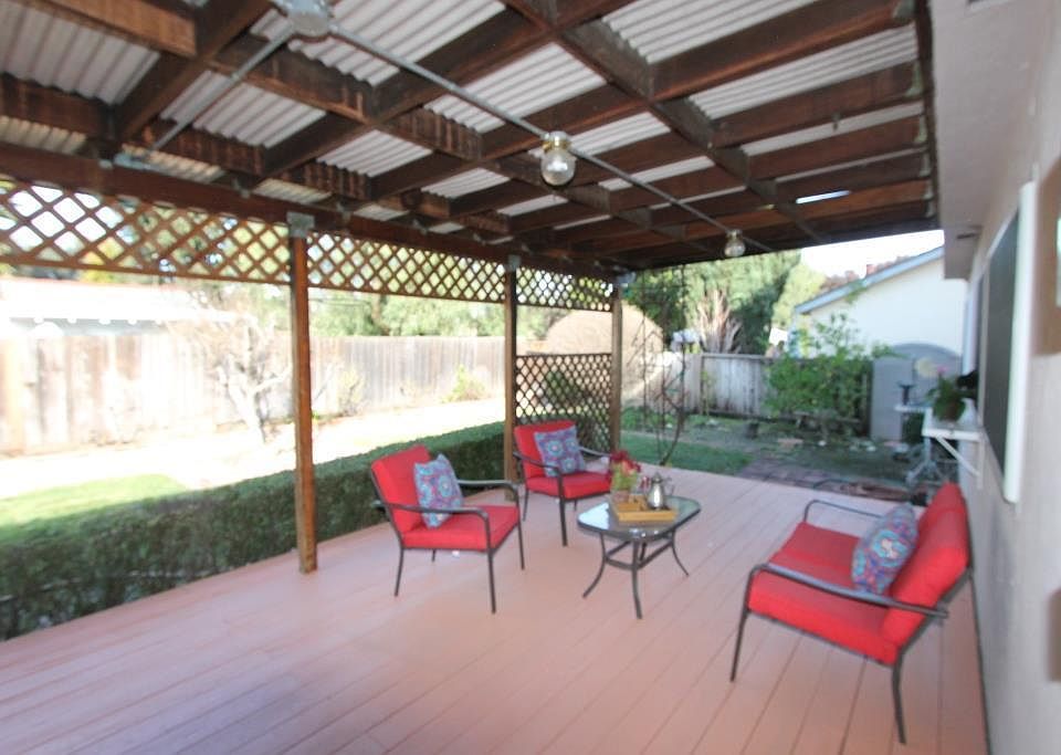 2nd image of 1364 Cabrillo Ave