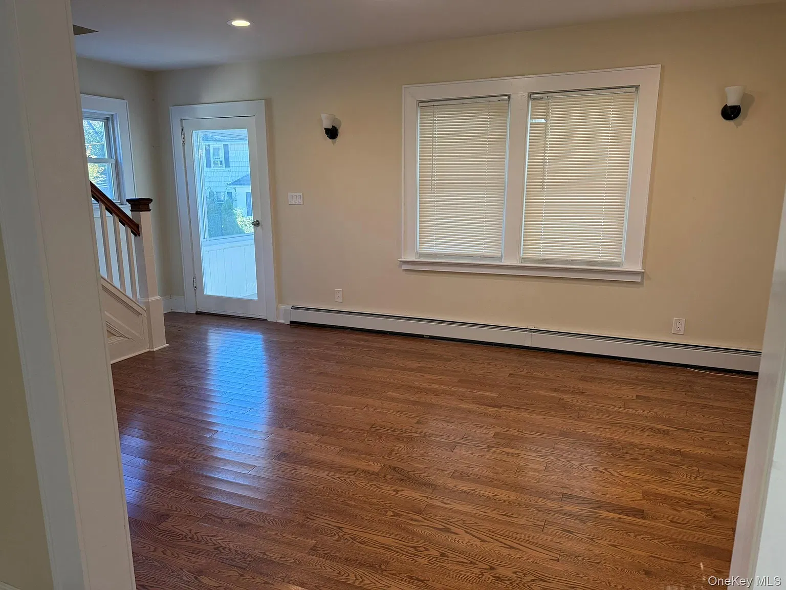 3 bed, 1.0 bath, 1053 sqft, $5,800 — Photo 4