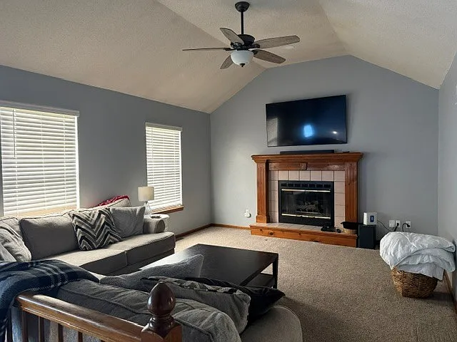 4 bed, 1600 sqft, $2,400 — Photo 3