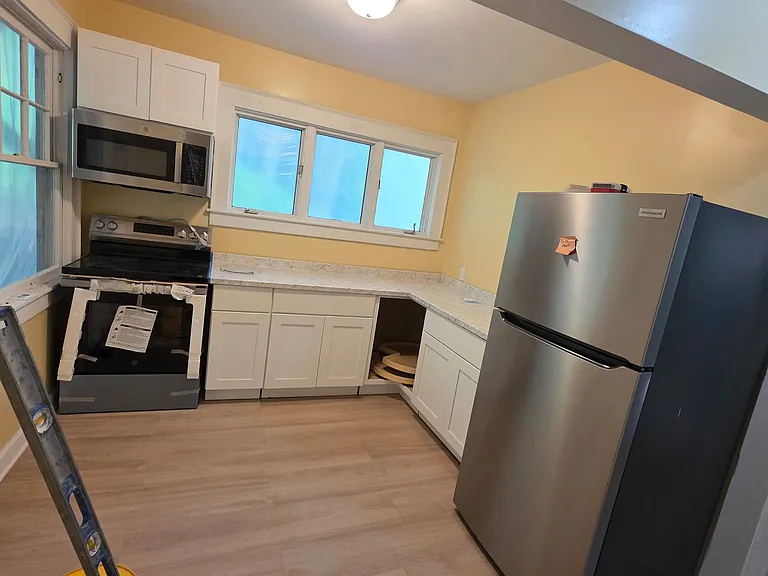 831 Lancaster Ave — Photo 11