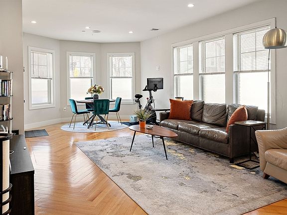 4th image of 108 Mount Pleasant Ave #4