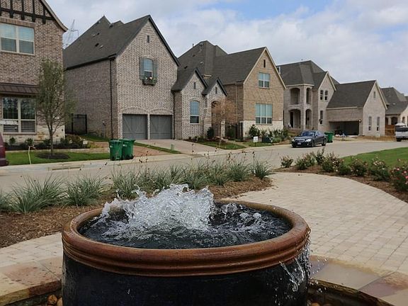 3rd image of 910 Ontzlake Dr