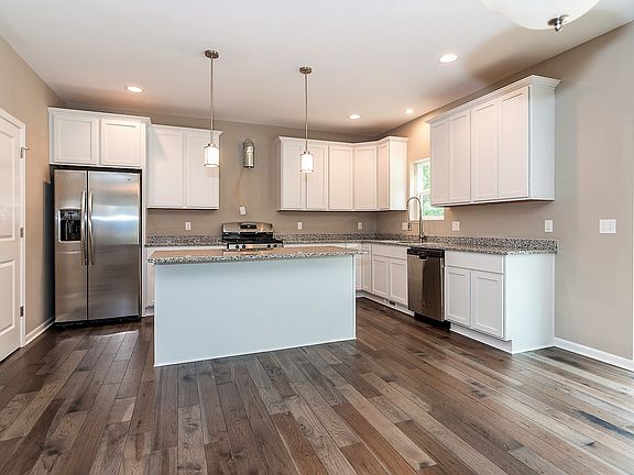 2nd image of 3838 Rolling Hills Dr #871D80