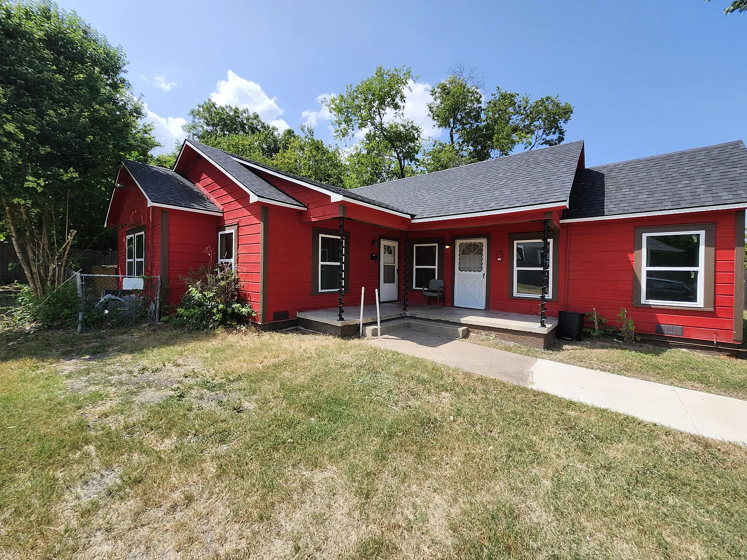 2 bed, $1,300 — Photo 3