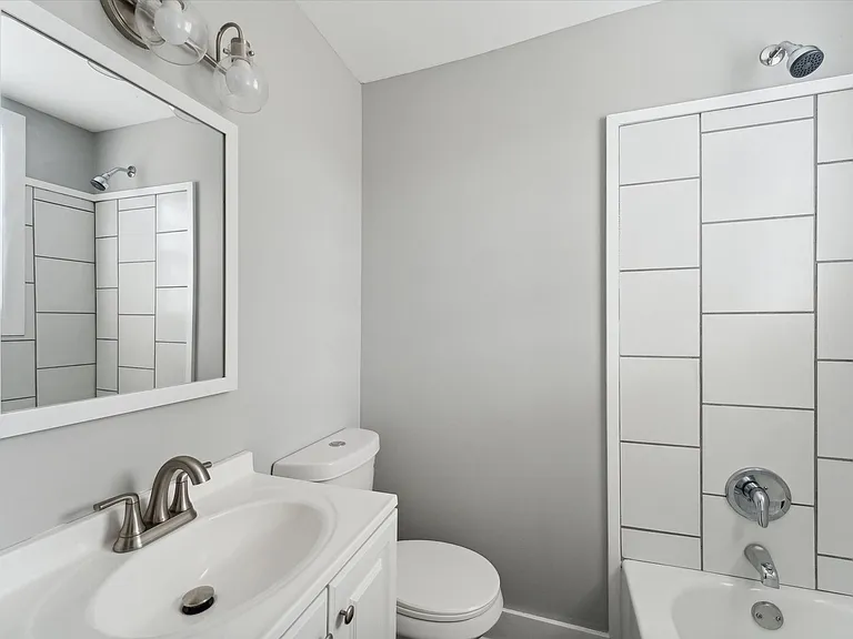 2120 E Gwinnett St — Photo 18
