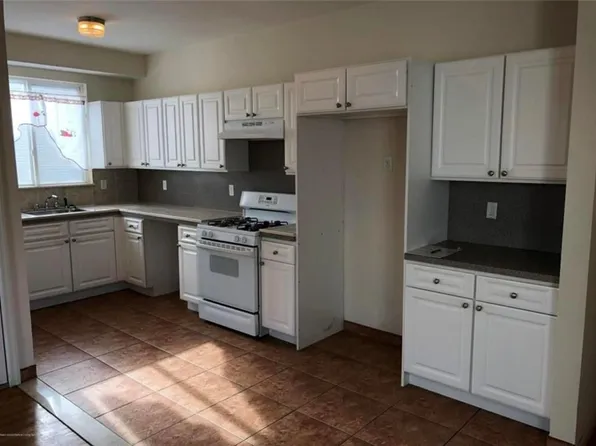 134 South Avenue image 3 of 36