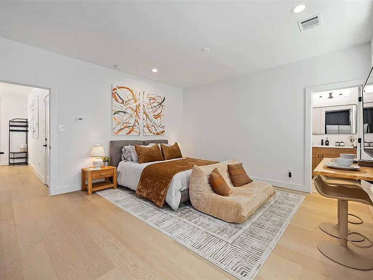 3028 Lamar St — Photo 6