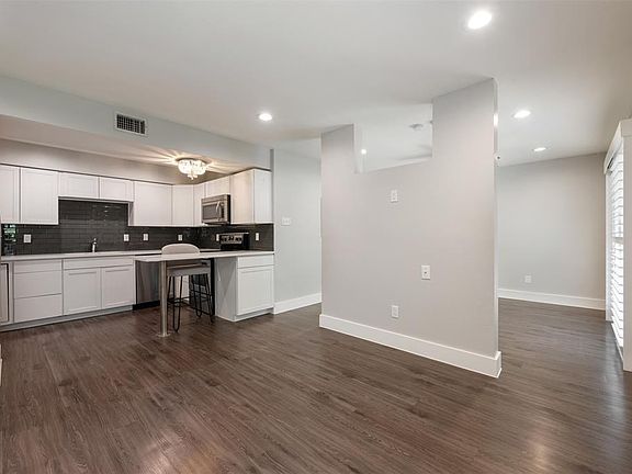 5th image of 935 La Posada Dr Unit 115
